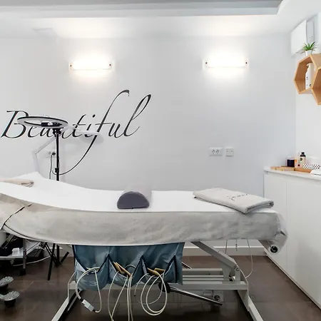 Apartment Aria Superior Apartment, Seaview & Wellness *