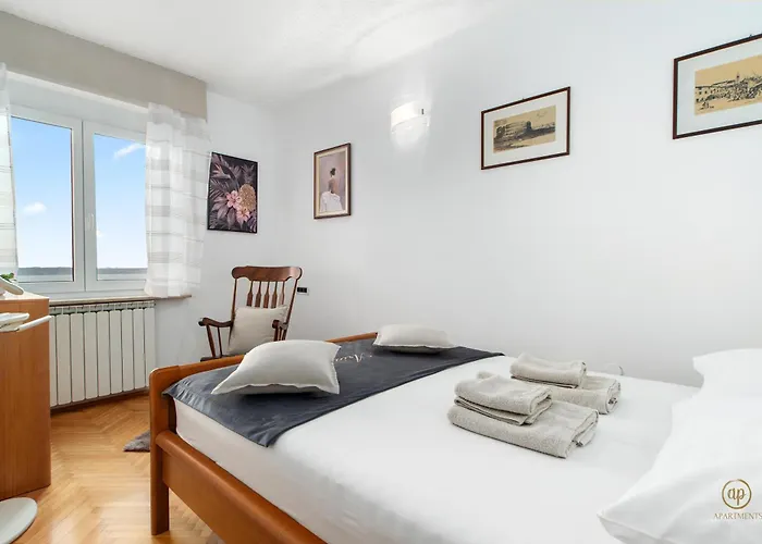 Aria Superior Apartment, Seaview & Wellness ポルトローシュ