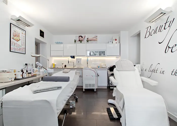 Aria Superior Apartment, Seaview & Wellness ポルトローシュ