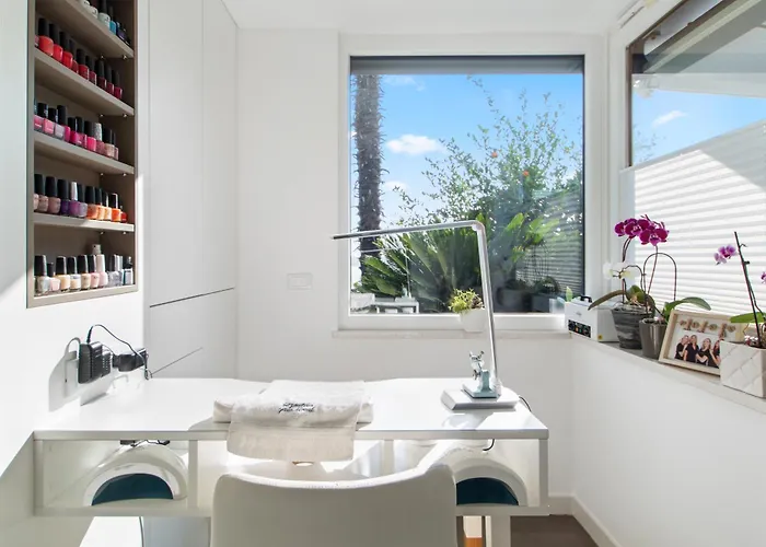 アパート Aria Superior Apartment, Seaview & Wellness ポルトローシュ